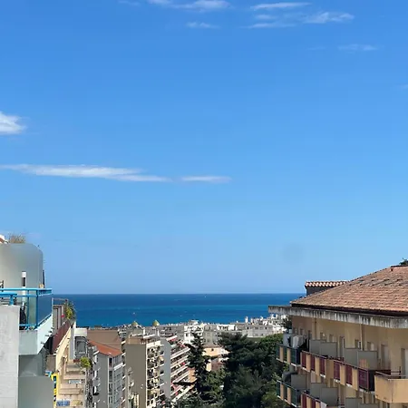 Seaview Serenity דירה